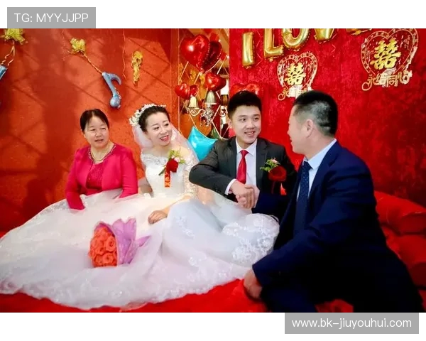 新郎足球袜成婚礼焦点展现独特个性与运动激情完美结合